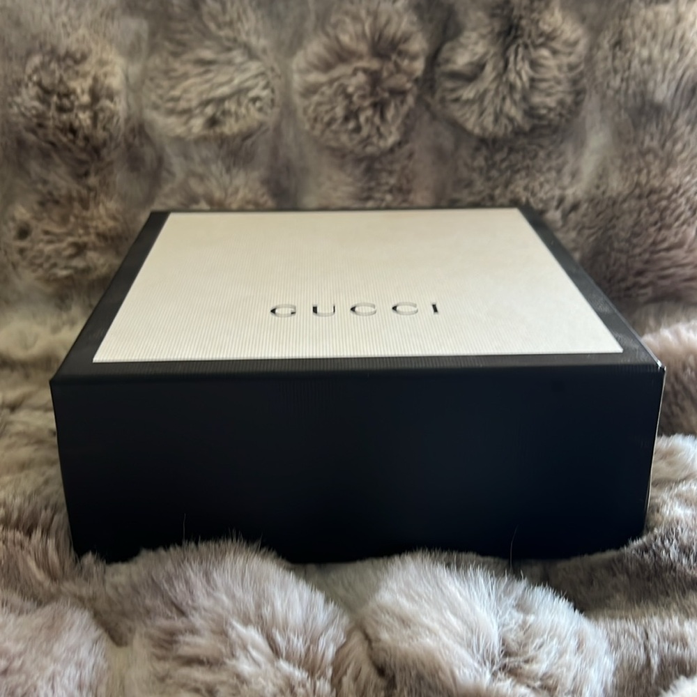 Gucci Small Box 7.5 x 7.5 x 3” - Picture 3 of 4